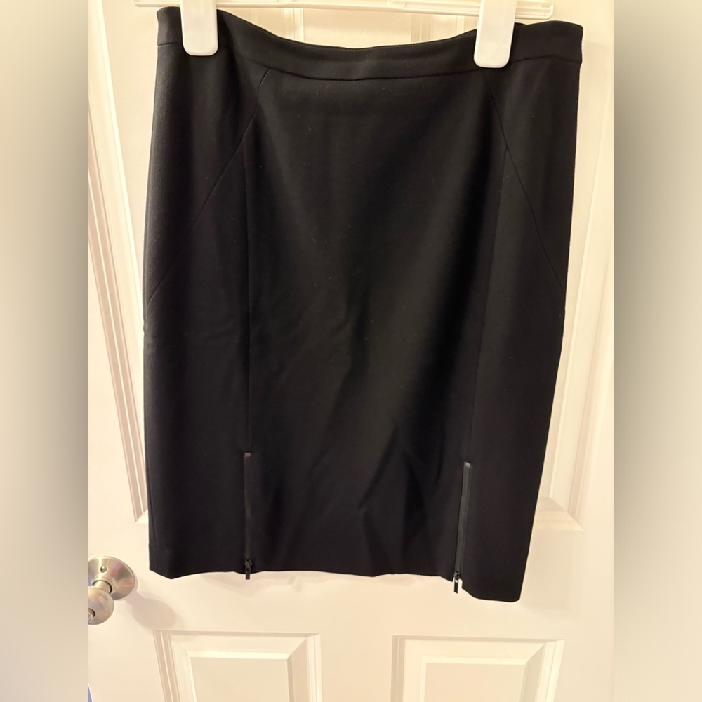 Classiques Entier Black Pencil Skirt with Slit Knee-length